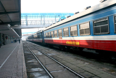 Đường sắt Bắc Nam hiện có tốc độ chạy tàu khoảng 50 km/h.